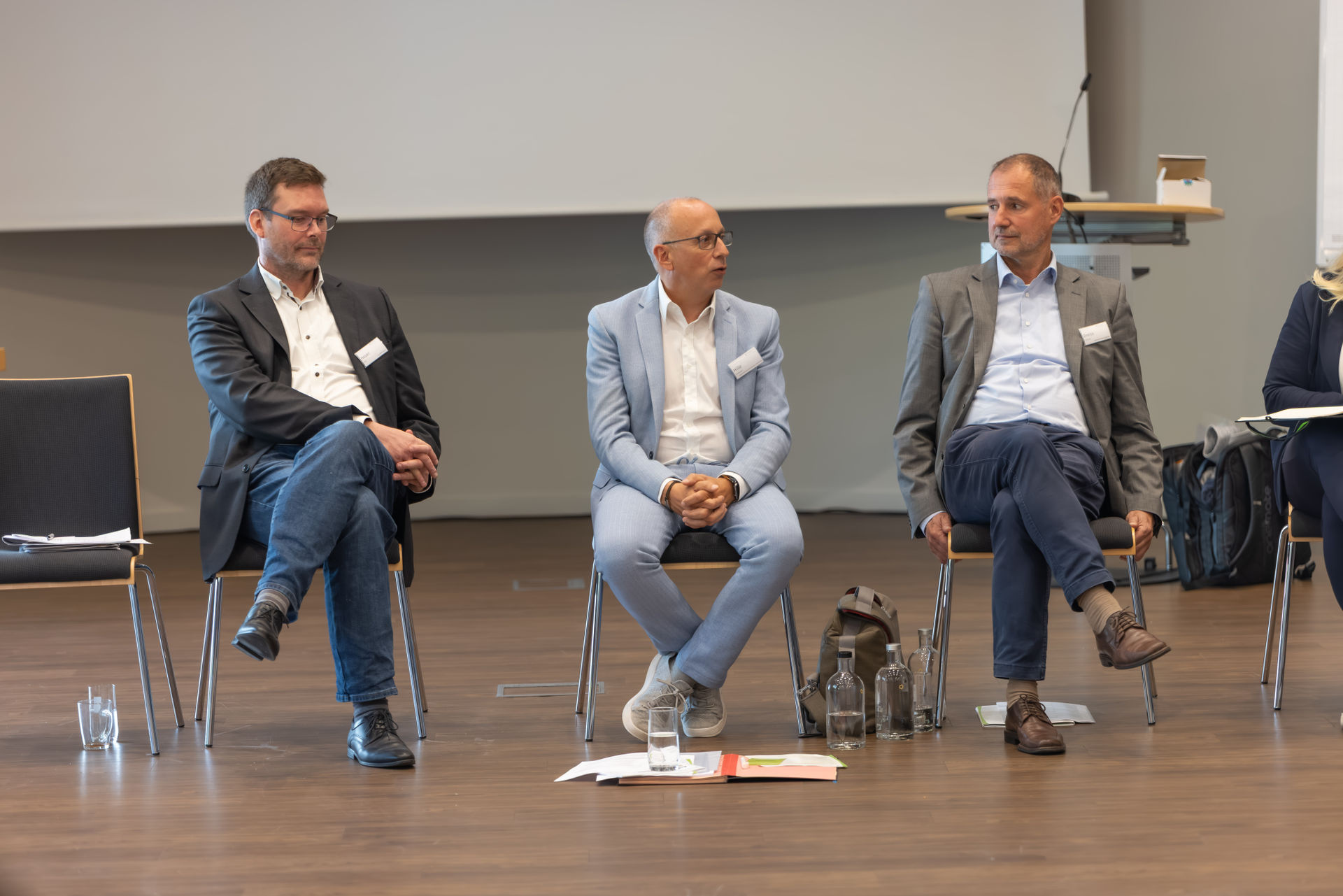 Von links nach rechts: Jörg Heyer, Geschäftsstellenleiter der LAG WfbM, Christoph Hille, Vorsitzender, und Christian Dreiss, stellv. Vorsitzender
© Sven Langer Von links nach rechts: Jörg Heyer, Geschäftsstellenleiter der LAG WfbM, Christoph Hille, Vorsitzender, und Christian Dreiss, stellv. Vorsitzender
© Sven Langer